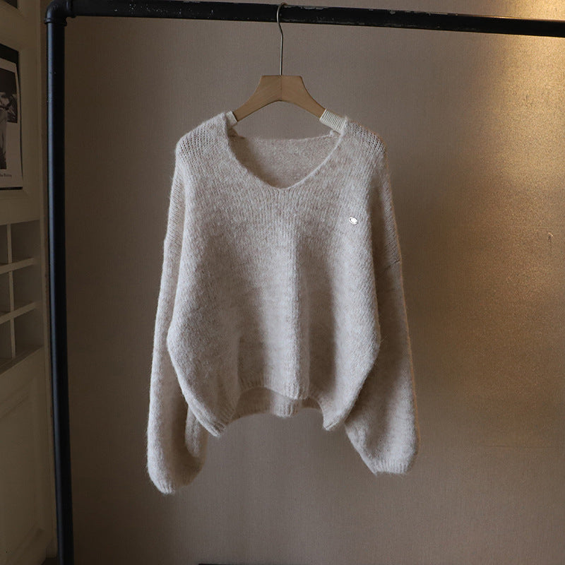 Xanthe | Loose V-Neck Sweater With Ribbed Hem