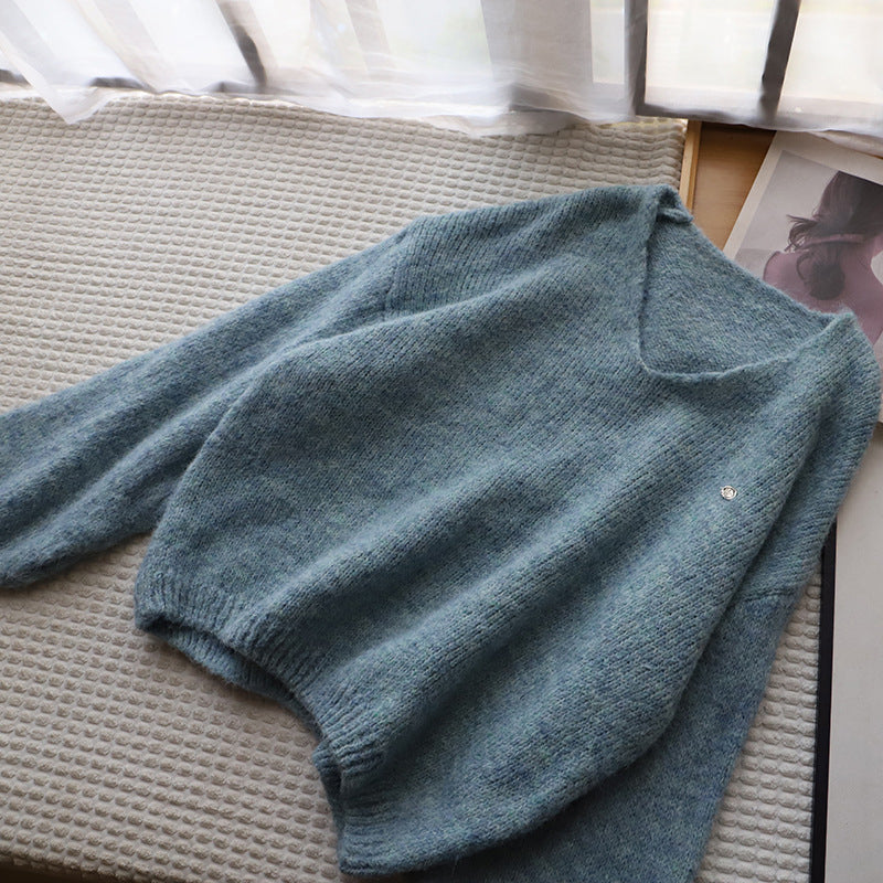 Xanthe | Loose V-Neck Sweater With Ribbed Hem