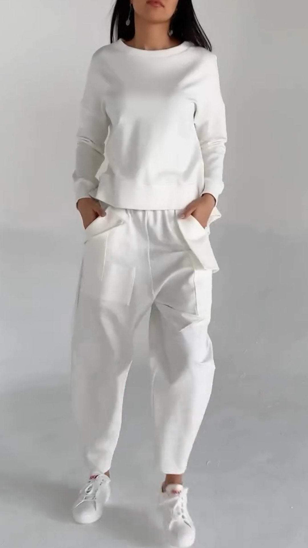 Calla | Crop Sweatshirt And Cargo Jogger Set