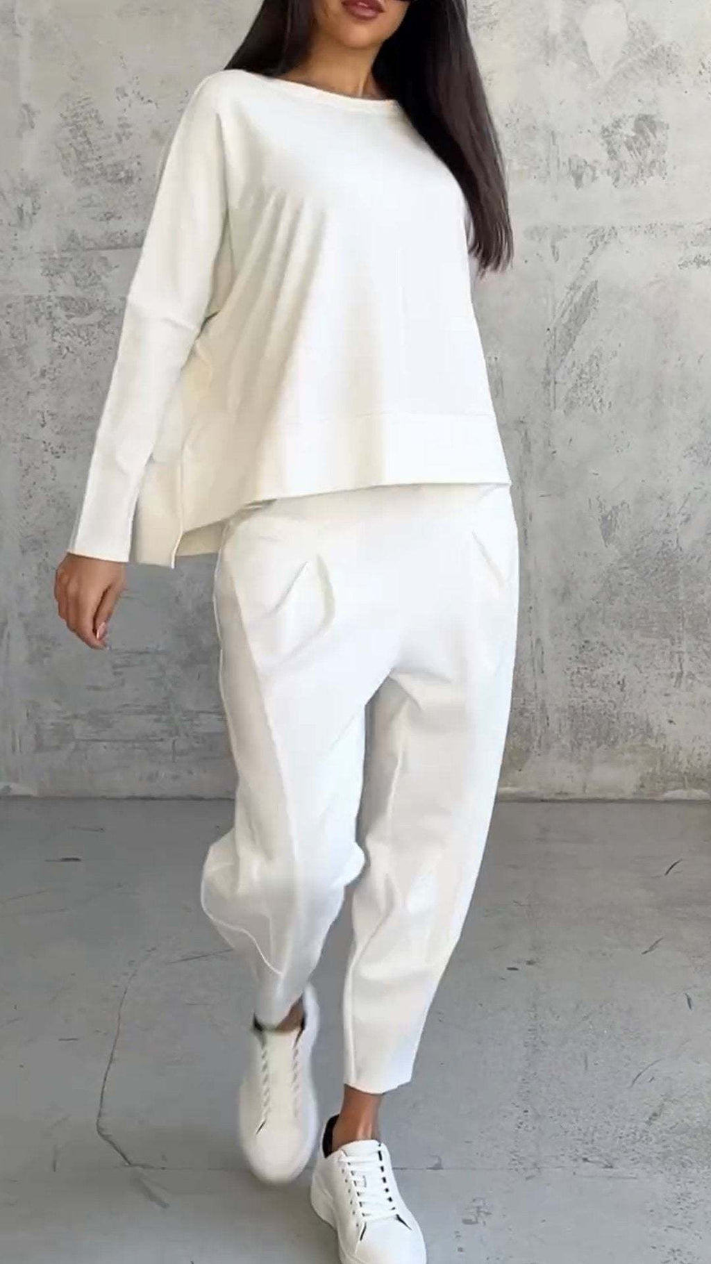 Calla | Crop Sweatshirt And Cargo Jogger Set